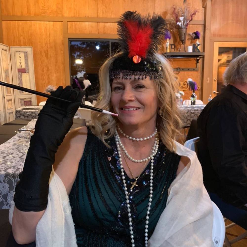 Meet your Posher, Roxanne